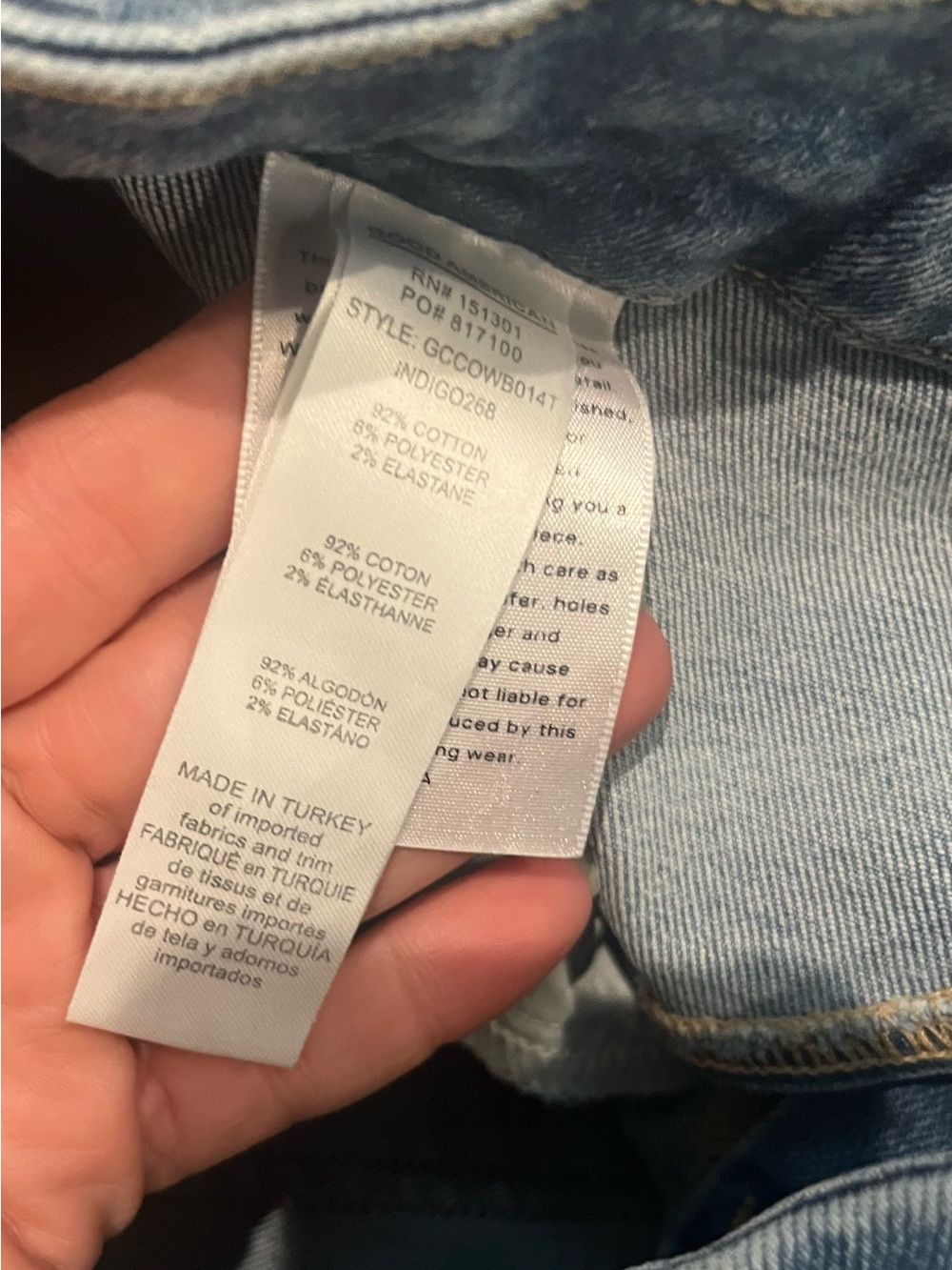 Good American Skinny Jeans in Medium Blue - Picture 5 of 7